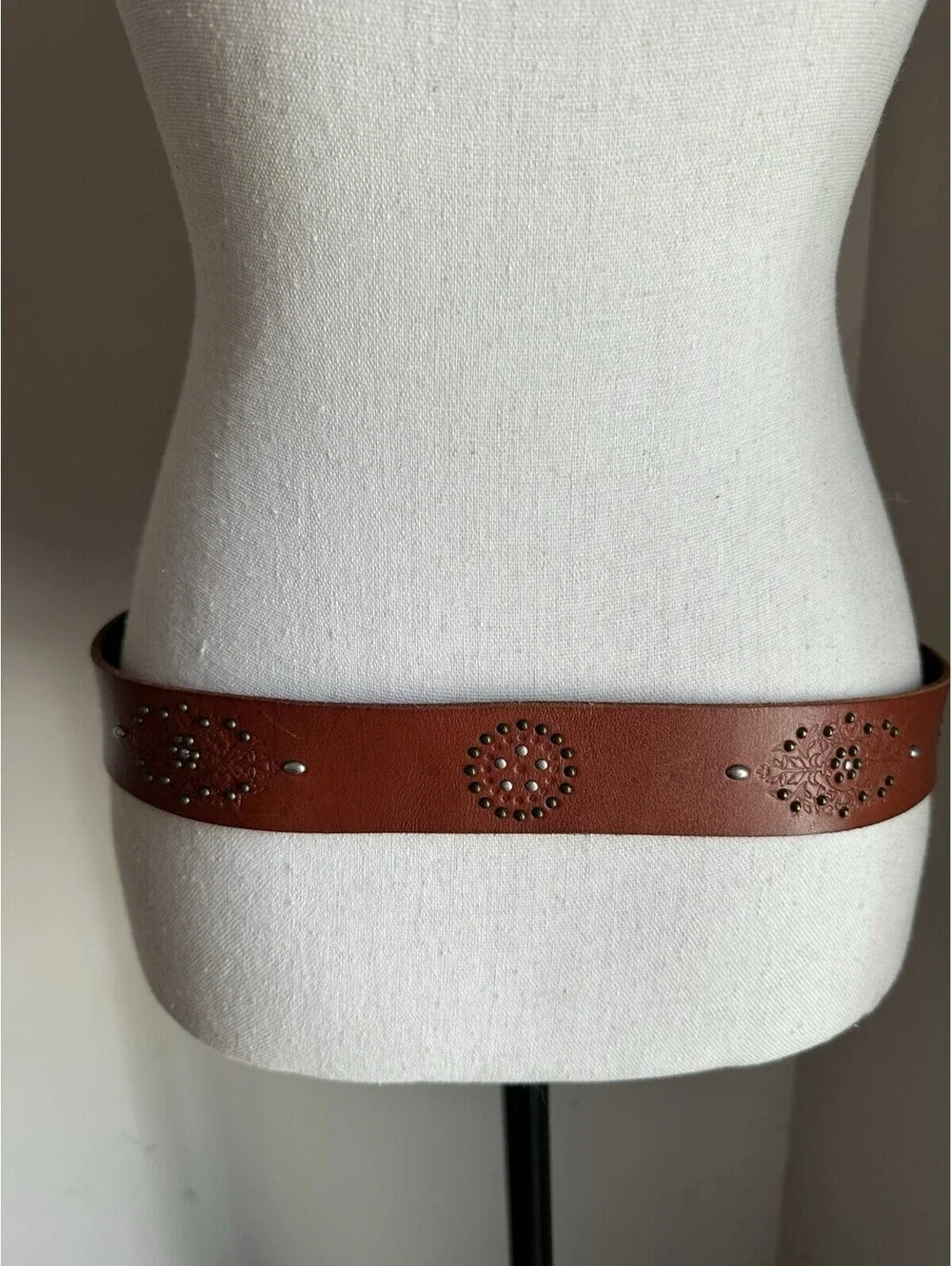 Lucky Brand Brown Genuine Leather Studded Floral Embossed Belt - Size Medium